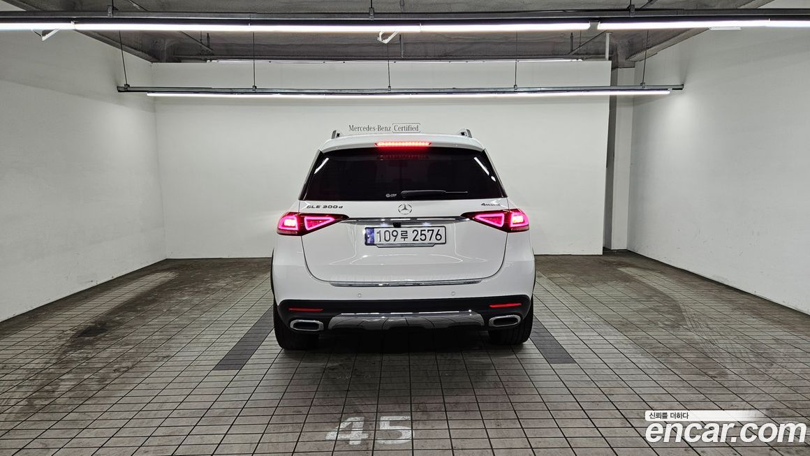 Mercedes-Benz GLE-Class GLE300d 4MATIC, 2023