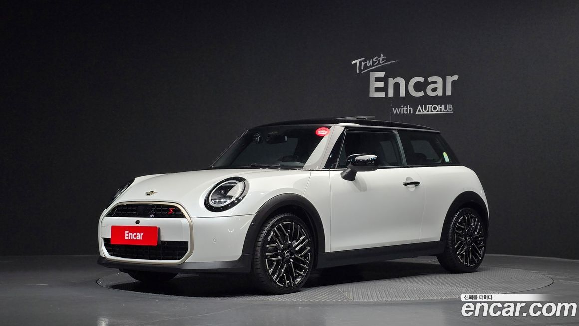 Mini Cooper Favoured, 2025