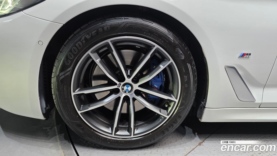 BMW 5-Series 520i M Sport, 2023