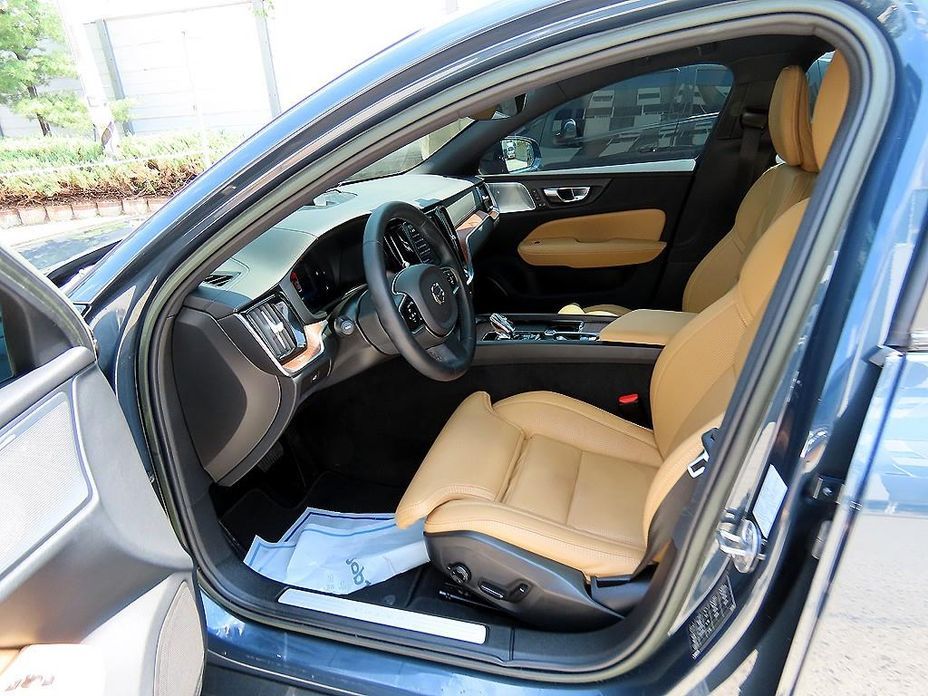 Volvo V60 B5 Ultimate AWD, 2023