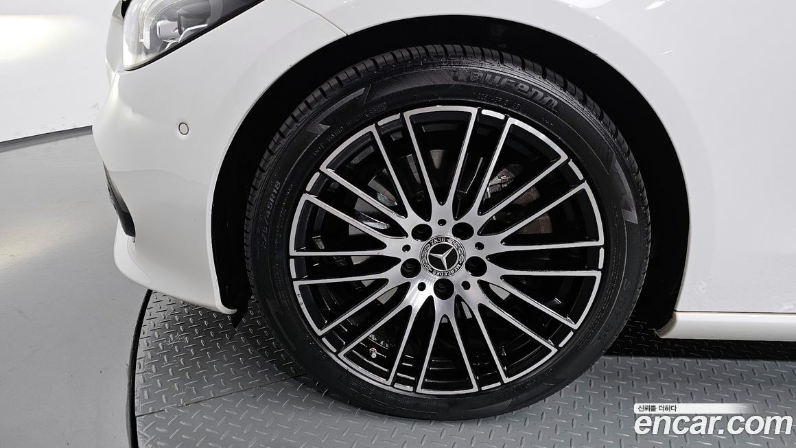 Mercedes-Benz C-Class C300 4MATIC Avantgarde, 2024