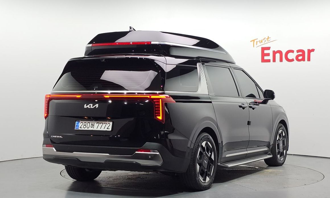 Kia Carnival 9-Seater Hi Limousine, 2024