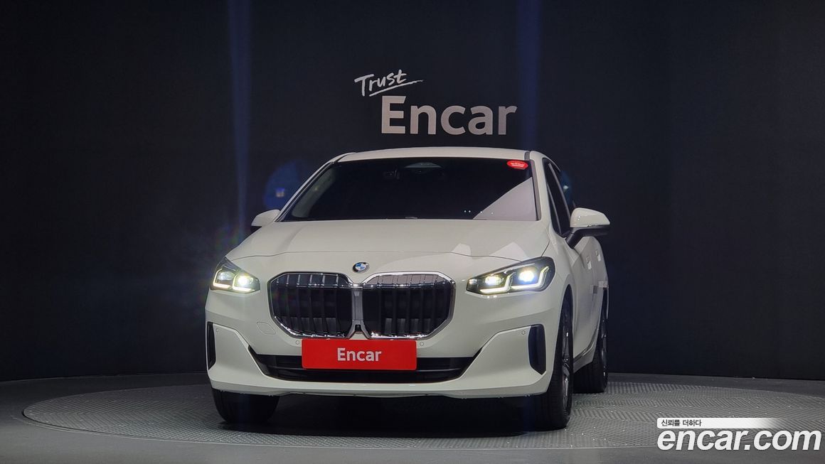 BMW 2-Series 220i Advantage, 2025