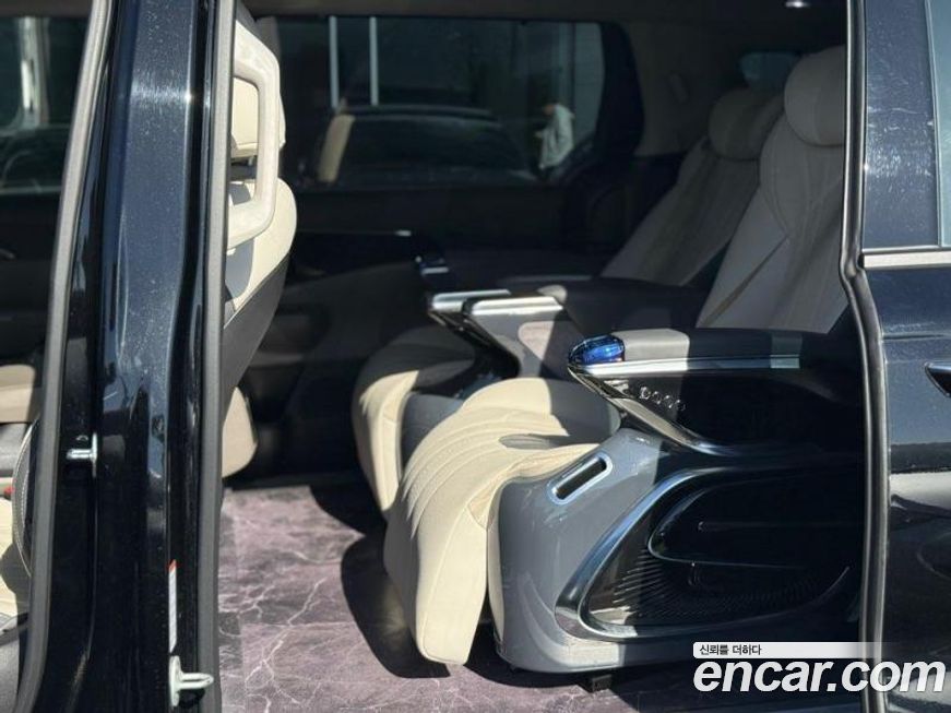 Kia Carnival 7-Seater Hi Limousine (Special Vehicle), 2024