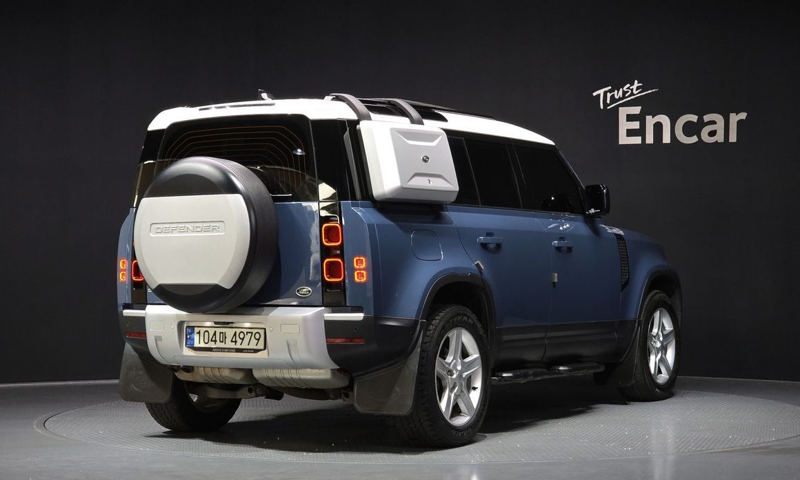 Land Rover Defender 110 D250 SE, 2022