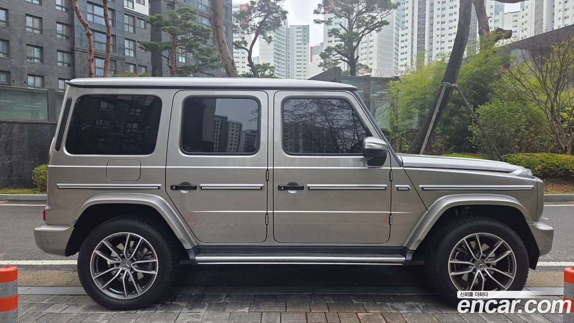 Mercedes-Benz G-Class G450d, 2025