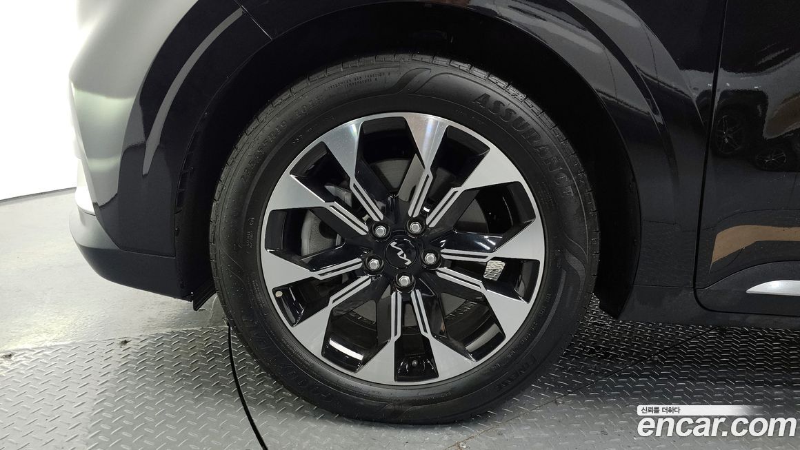 Kia Carnival 9-Seater Noblesse, 2023
