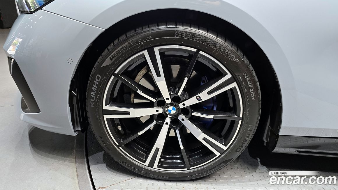 BMW 5-Series 530i xDrive M Sport, 2024