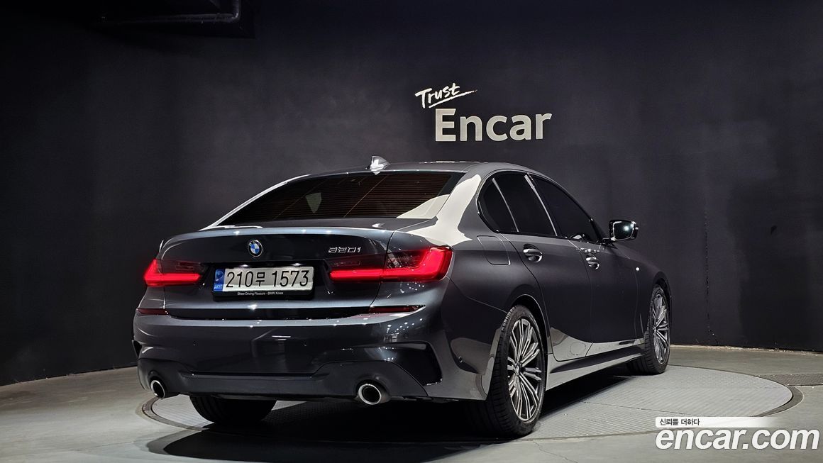 BMW 3-Series 320i M Sport, 2022