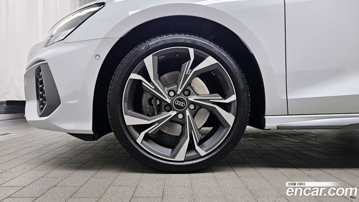 Audi A3 40 TFSI Premium, 2023