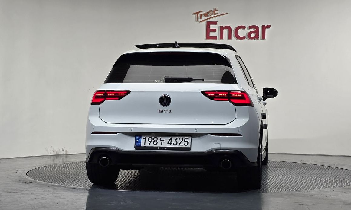 Volkswagen Golf 2.0 GTI, 2024