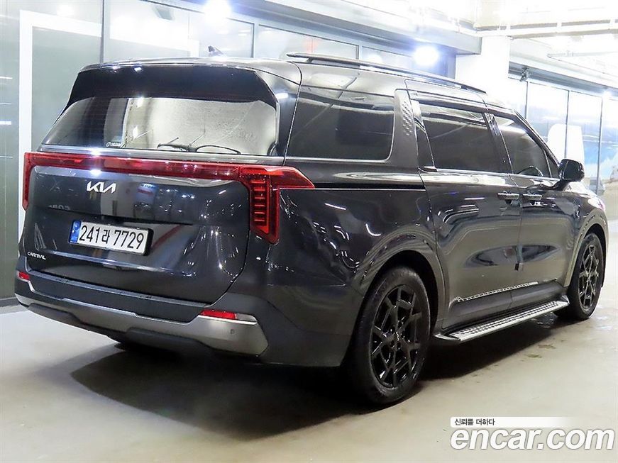 Kia Carnival 9-Seater Gravity, 2025