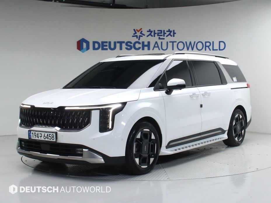 Kia Carnival 9-Seater Signature, 2024