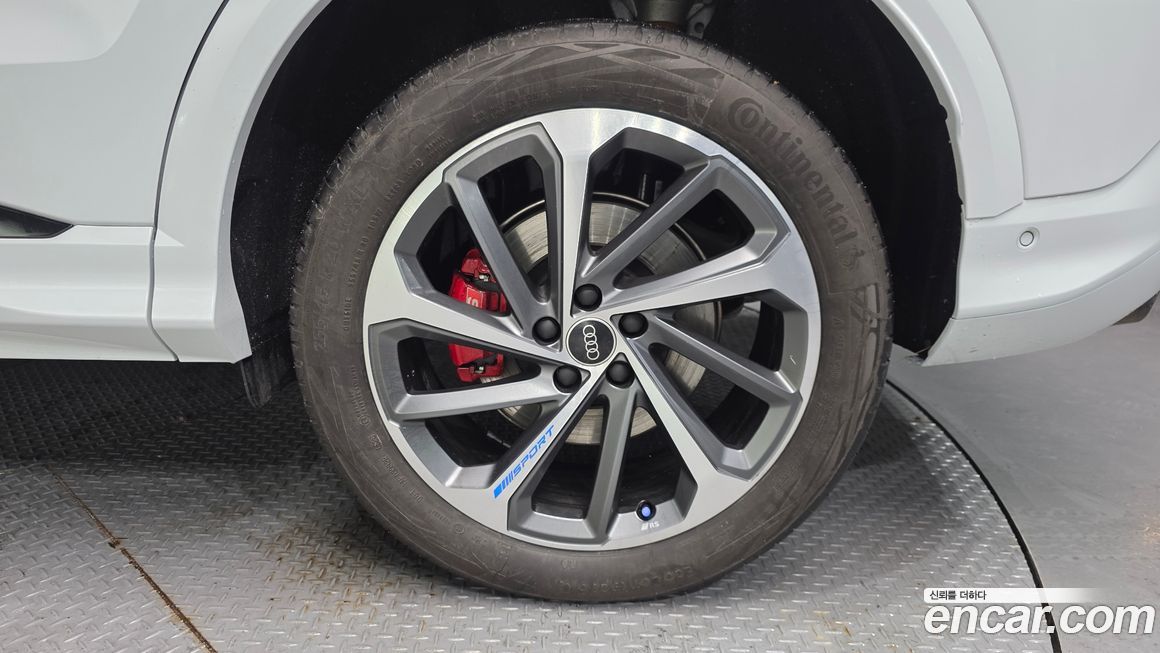 Audi Q5 40 TDI Quattro S Line Black Edition, 2025