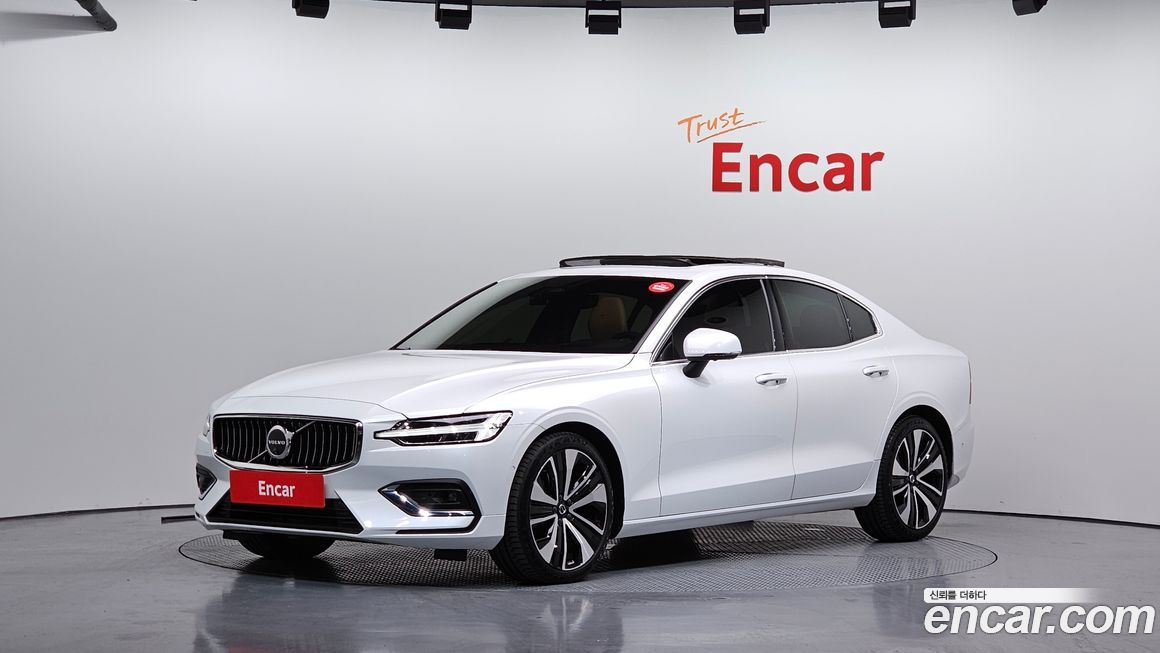 Volvo S60 B5 Ultra Bright, 2025