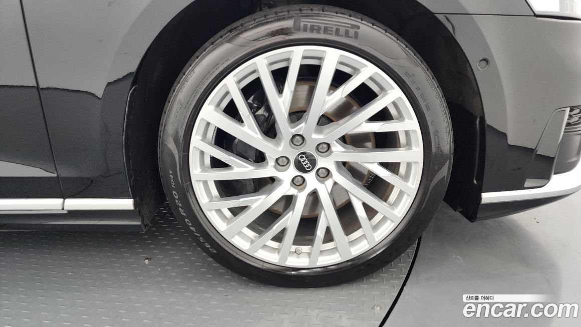 Audi A8 55 TFSI Quattro LWB, 2021