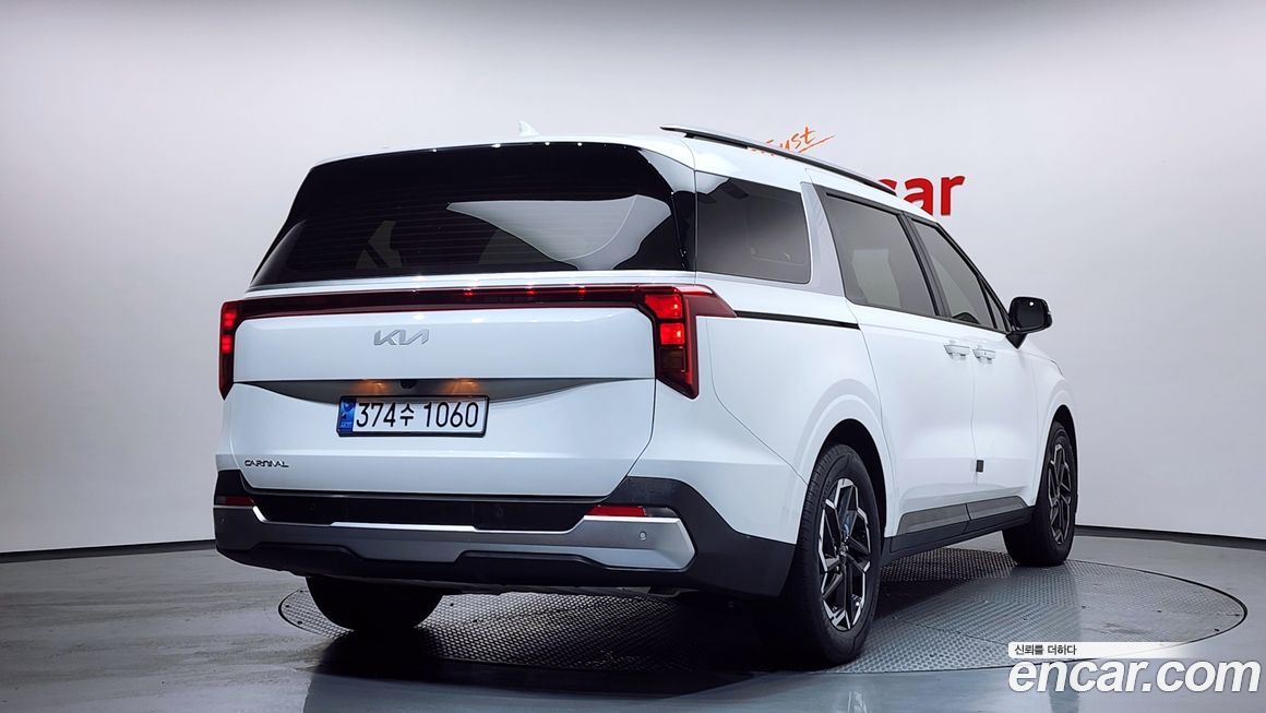 Kia Carnival 9-Seater Prestige, 2024