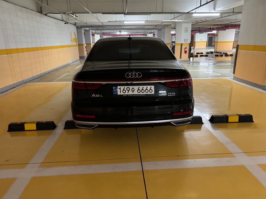 Audi A8 55 TFSI Quattro LWB, 2021