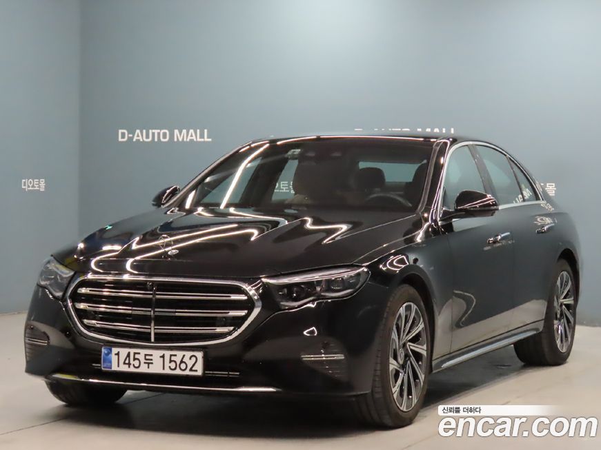 Mercedes-Benz E-Class E300 4MATIC Exclusive, 2025