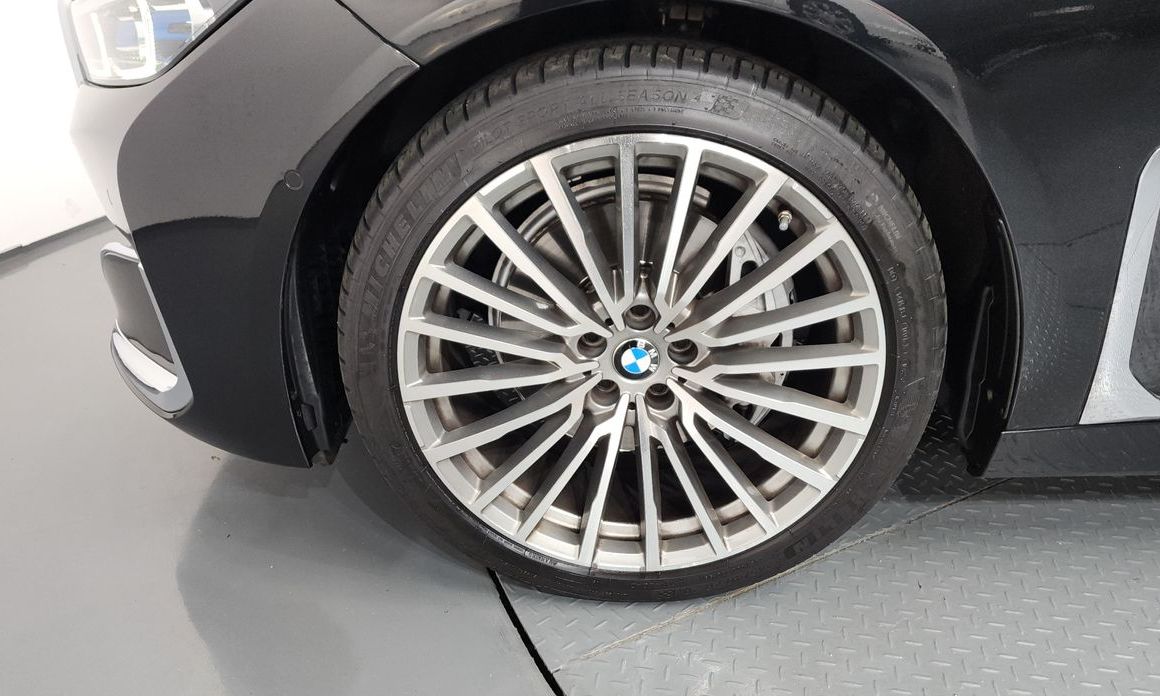 BMW 7-Series 740i Design Pure Excellence, 2022