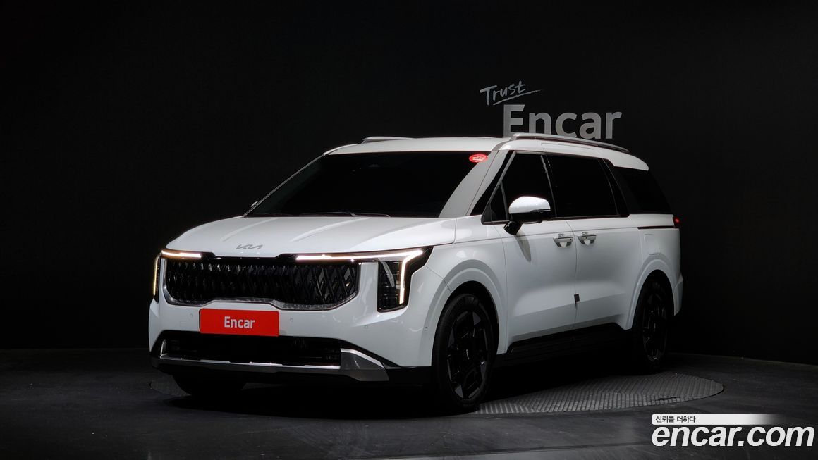 Kia Carnival 9-Seater Signature, 2024