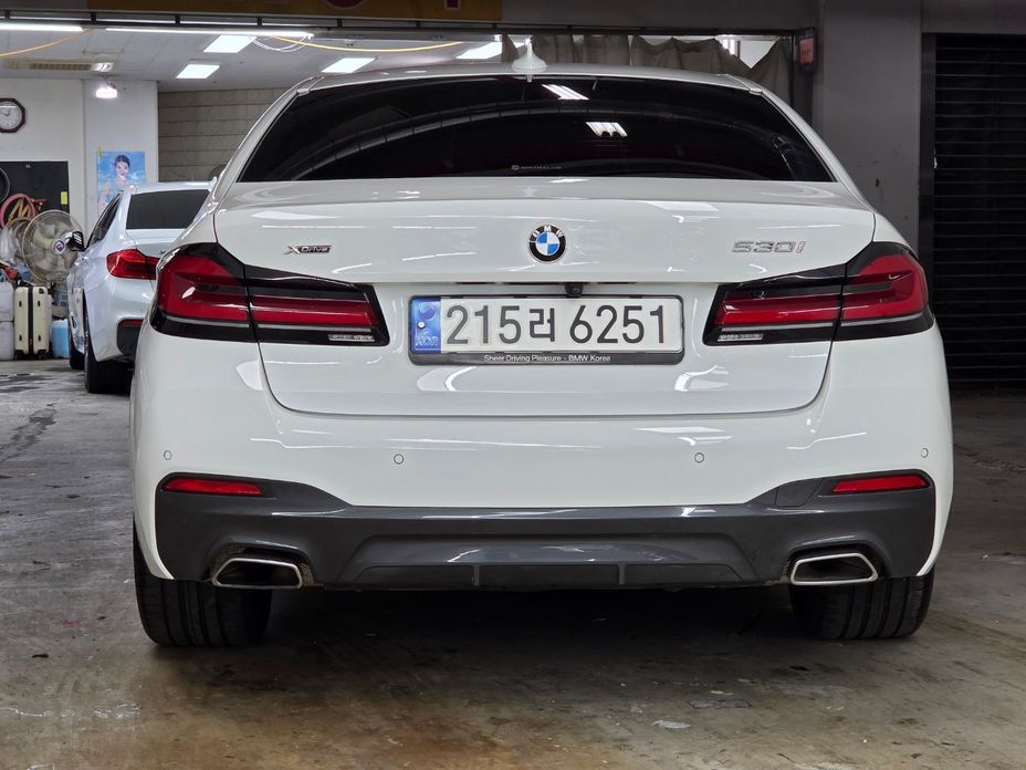 BMW 5-Series 530i xDrive M Sport Package, 2023