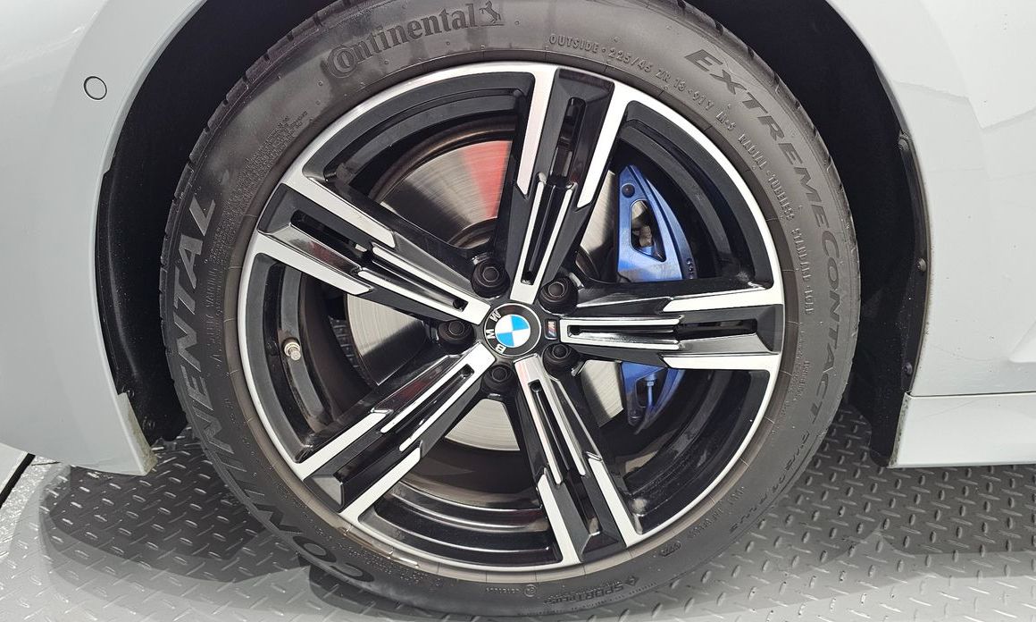 BMW 3-Series 320i M Sport, 2024