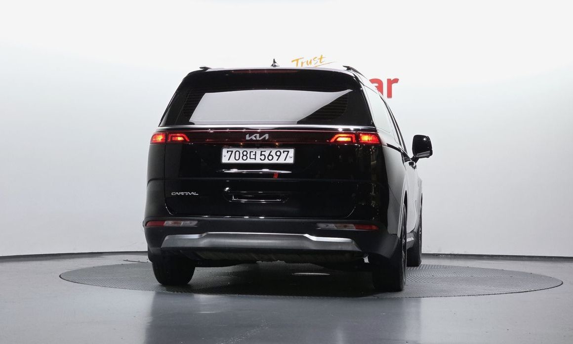 Kia Carnival 11-Seater Signature, 2023