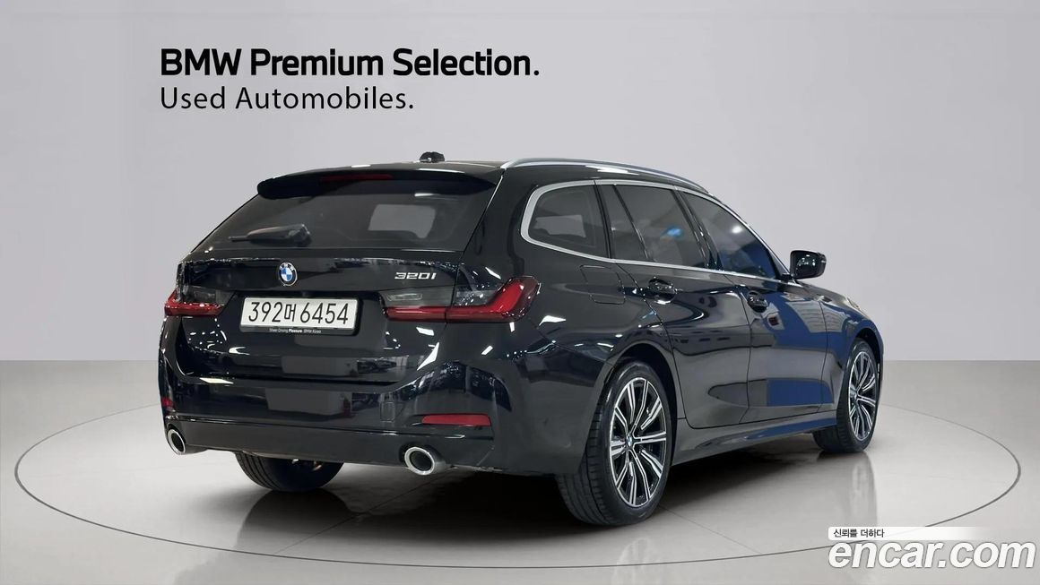 BMW 3-Series 320i Touring, 2025