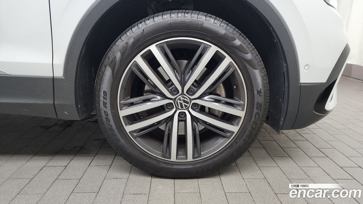 Volkswagen Tiguan 2.0 TSI Prestige, 2022