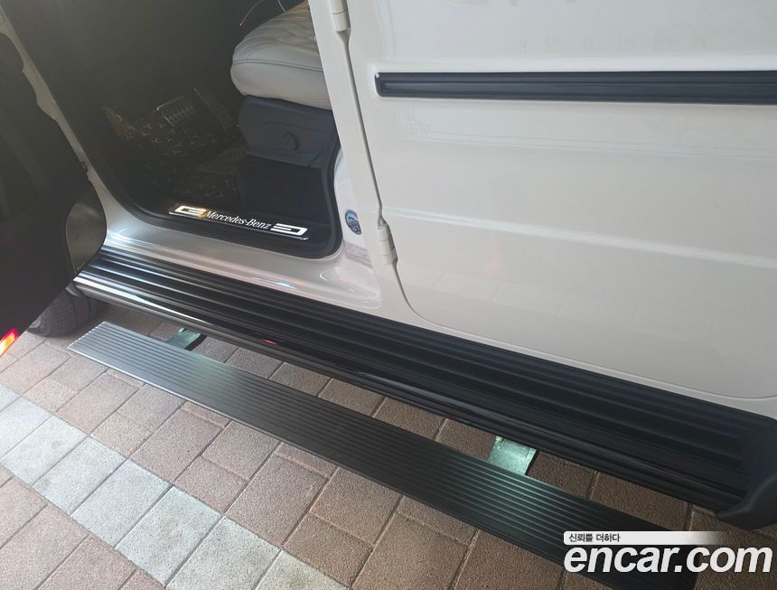 Mercedes-Benz G-Class G450d, 2025