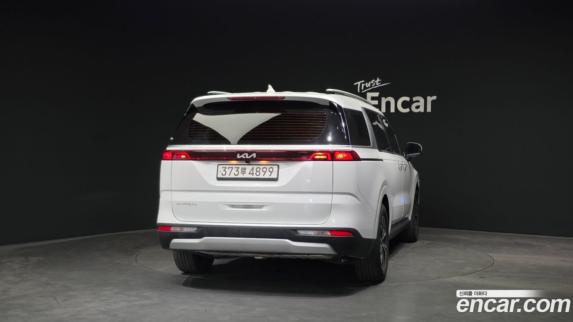 Kia Carnival 9-Seater Prestige, 2023