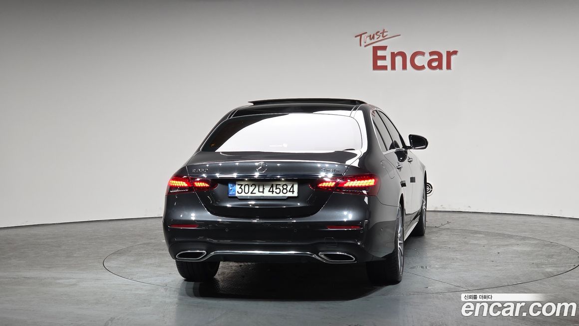 Mercedes-Benz E-Class E350 4MATIC AMG Line, 2022