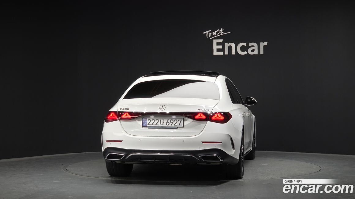 Mercedes-Benz E-Class E300 4MATIC AMG Line, 2024