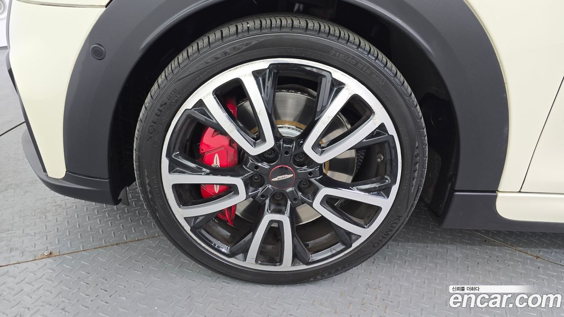 Mini Cooper JCW, 2022