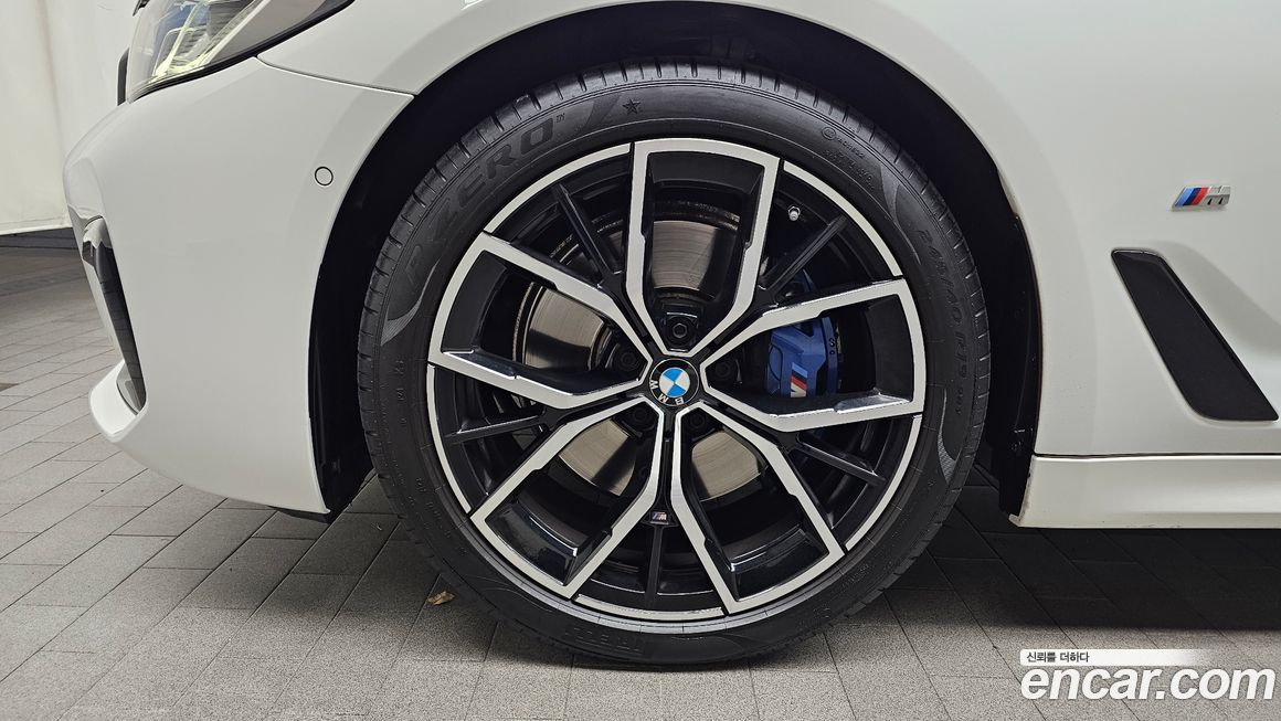 BMW 5-Series 530i M Sport Package, 2023