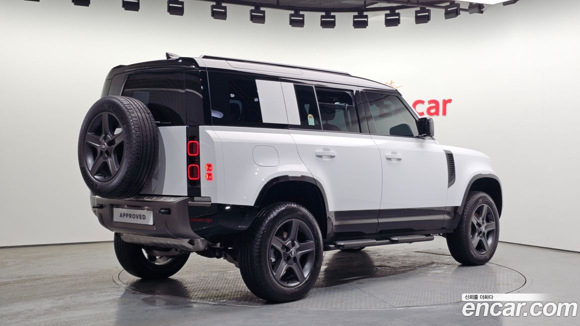 Land Rover Defender 110 P300 X-Dynamic SE, 2025