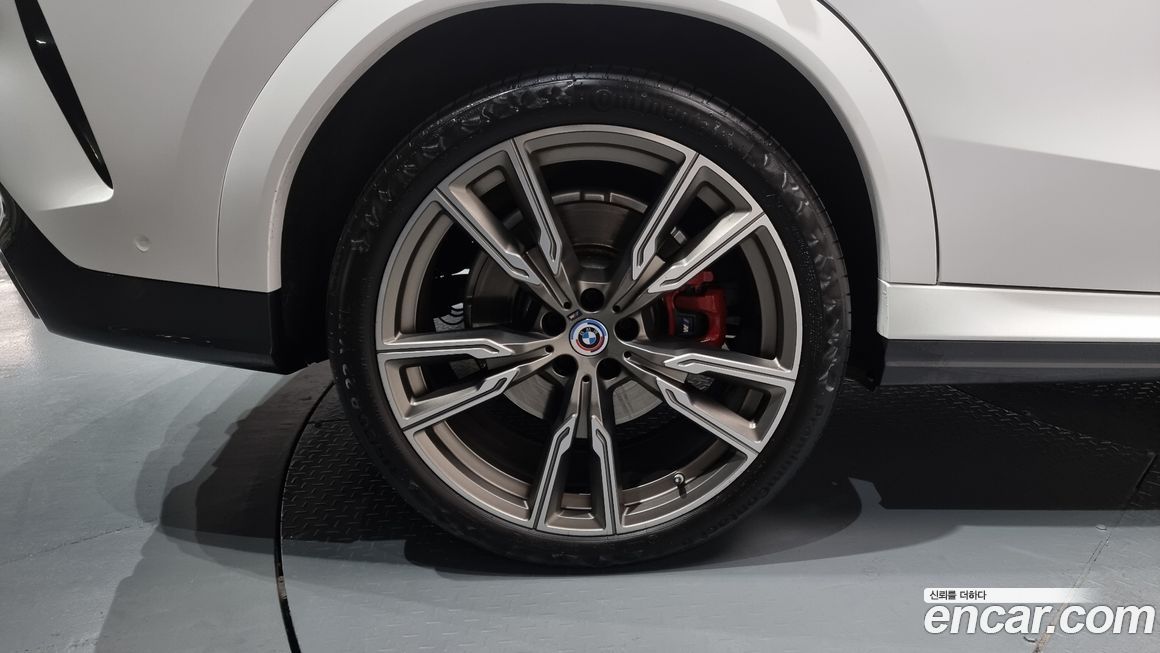 BMW X6 M50i, 2023