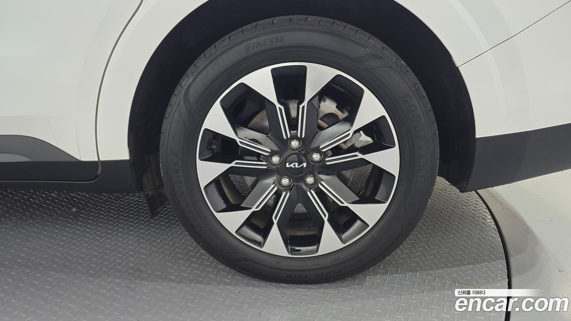 Kia Carnival 9-Seater Prestige, 2023