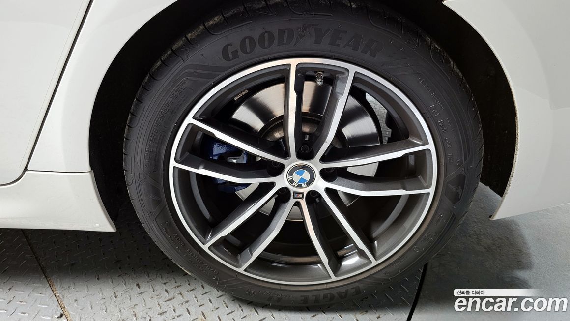 BMW 5-Series 520i M Sport, 2023