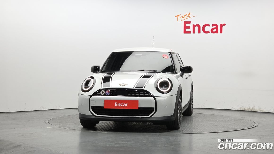 Mini Cooper 5Door Essential, 2025