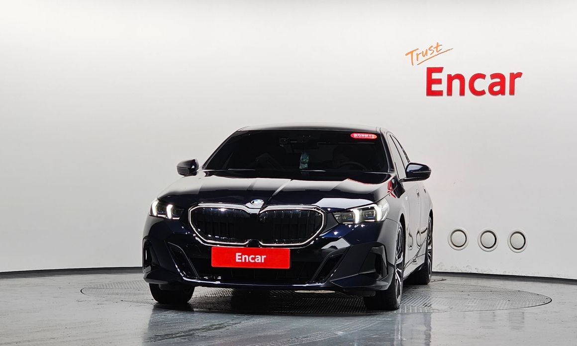 BMW 5-Series 530i xDrive M Sport, 2025