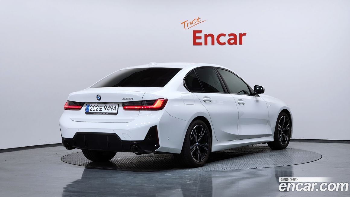 BMW 3-Series 320i M Sport, 2023