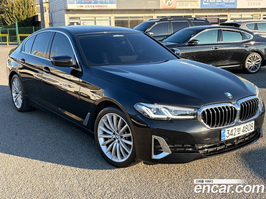 BMW 5-Series 530i Luxury, 2023