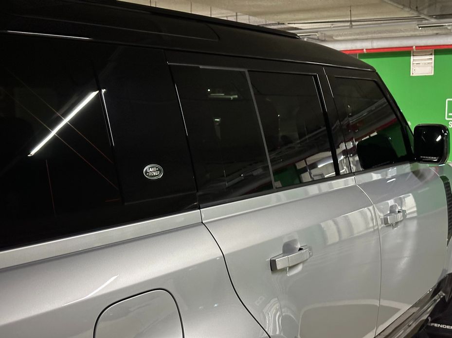 Land Rover Defender 110 D300 X-Dynamic HSE, 2024