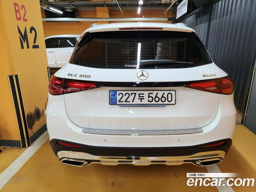 Mercedes-Benz GLC-Class GLC300 4MATIC AMG Line, 2025