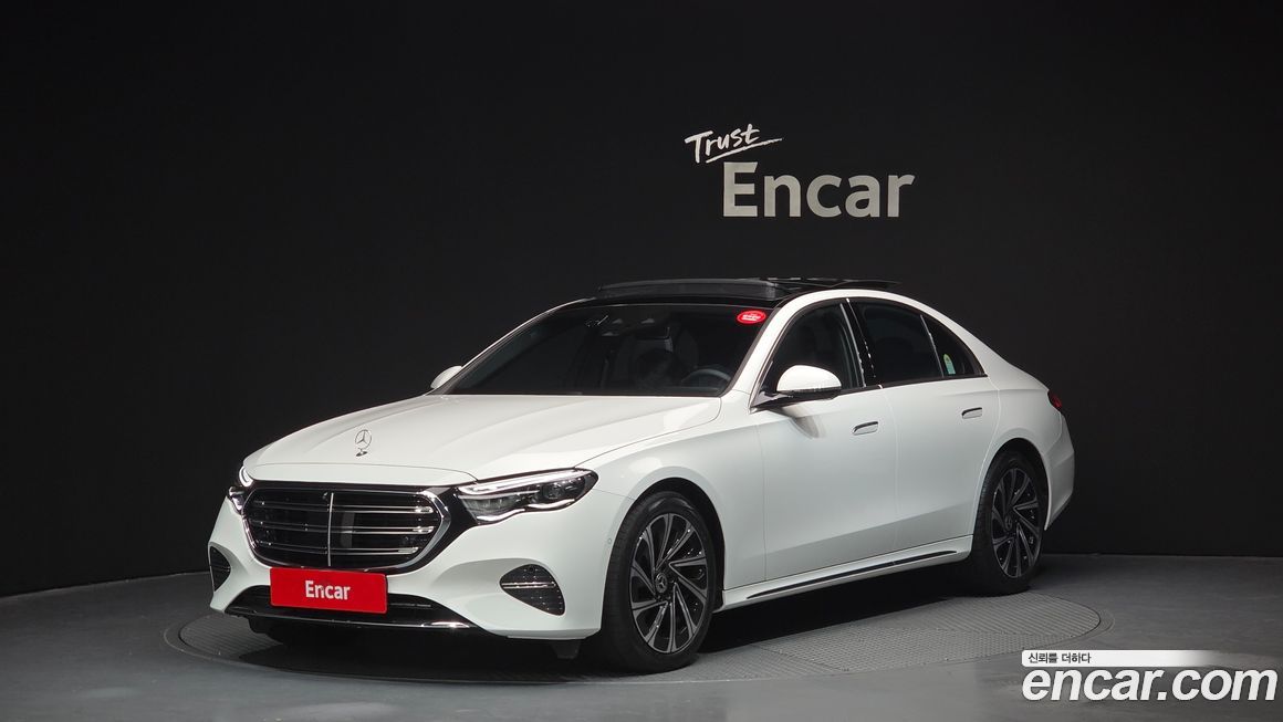 Mercedes-Benz E-Class E300 4MATIC Exclusive, 2025