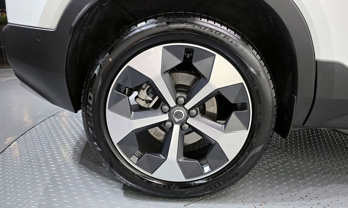 Volvo XC40 B4 Ultra Bright, 2024