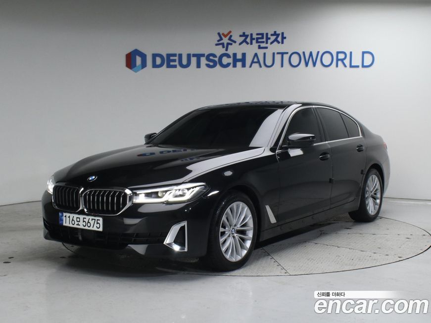 BMW 5-Series 523d Luxury, 2023