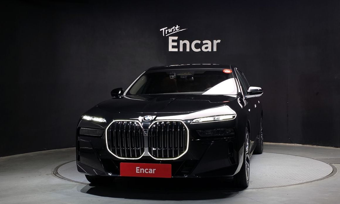 BMW 7-Series 740i xDrive M Sport, 2025